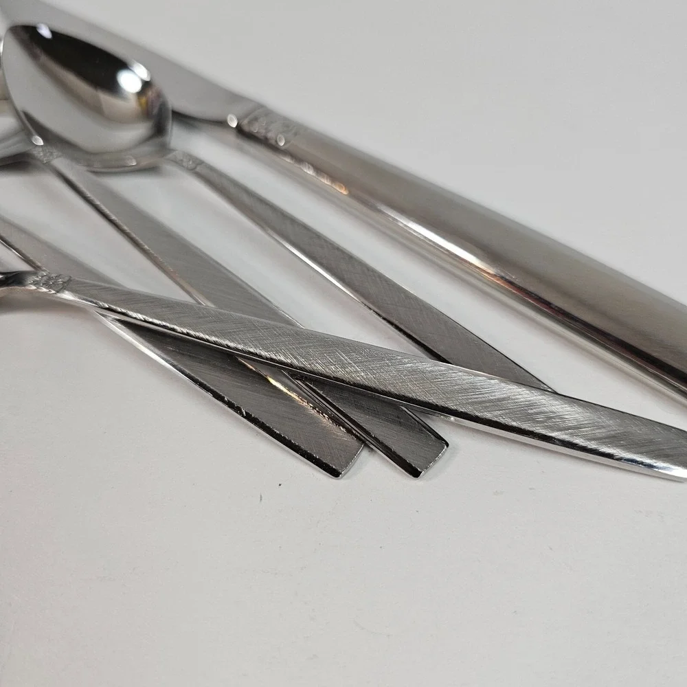 Oneida Melissa Stainless Flatware 5 Piece Settings Forks Spoons Knife Set‎ of 2